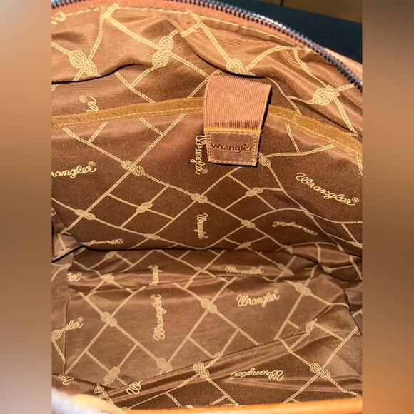 NEW Wrangler Brown Aztec Southwestern tapestry BAG SET WEEKEND DUFFLE & PURSE - Picture 7 of 15